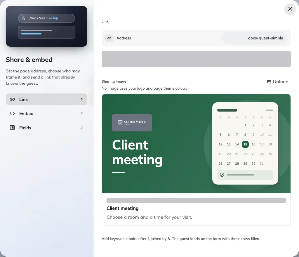 共有と埋め込みの画面。ページアドレス、Client meeting のプレビュー、クエリでフォームを事前入力できる説明。